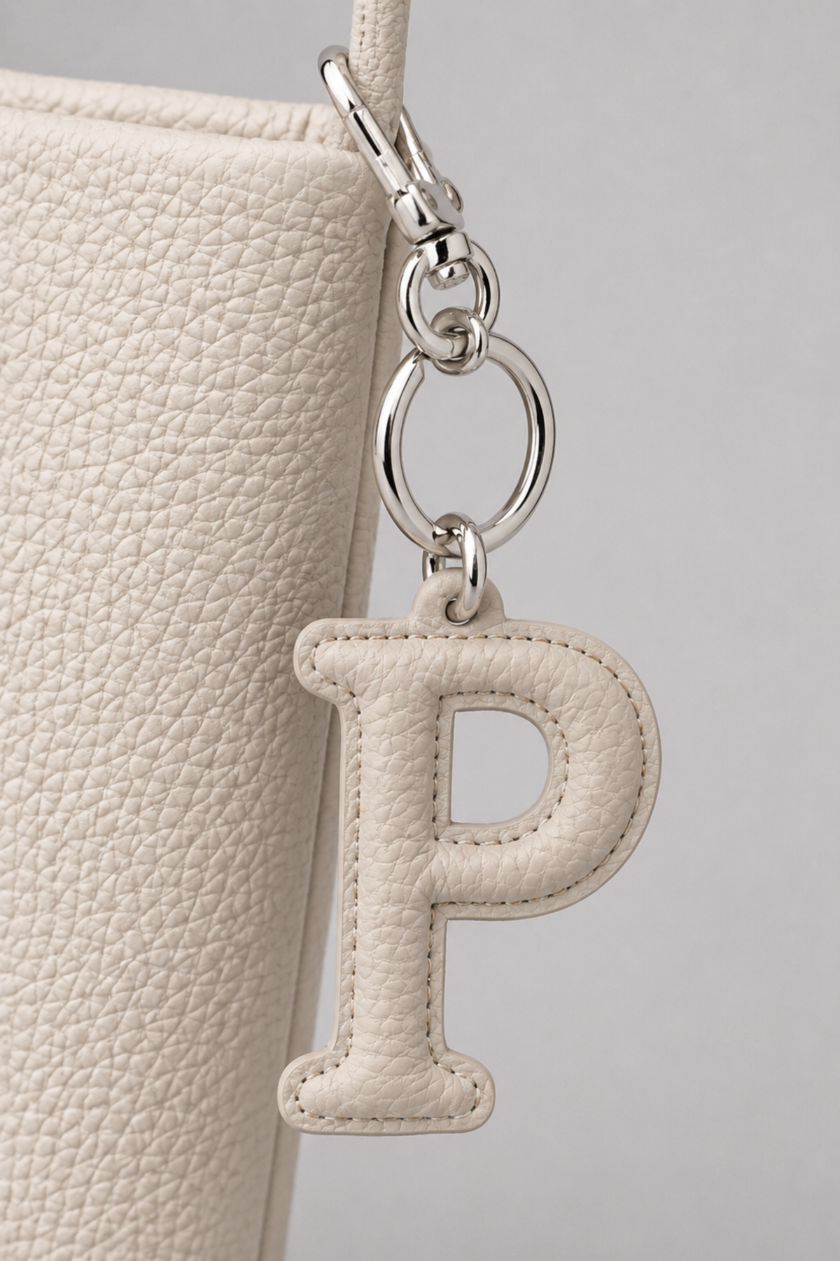 SASZETKA "P" CHARM CASE