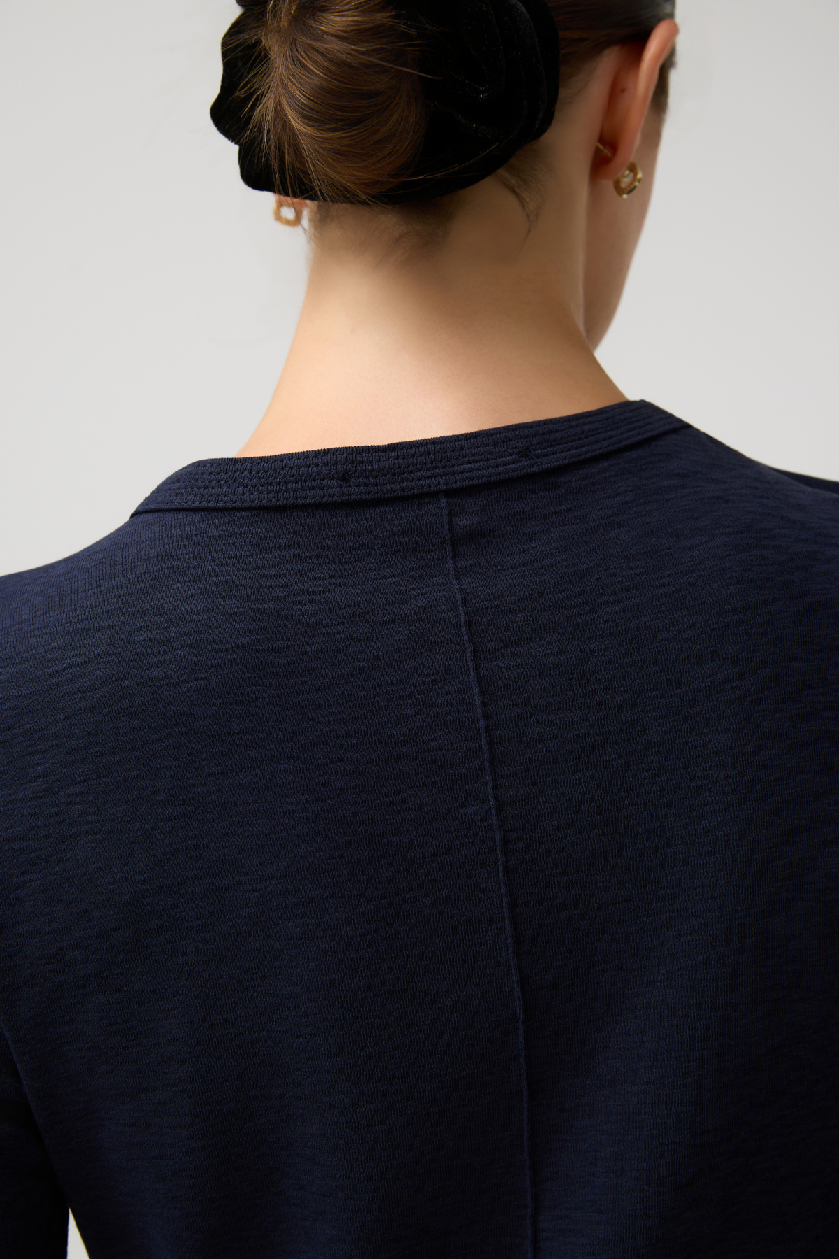 BLUZKA ESSENTIAL LONGSLEEVE
