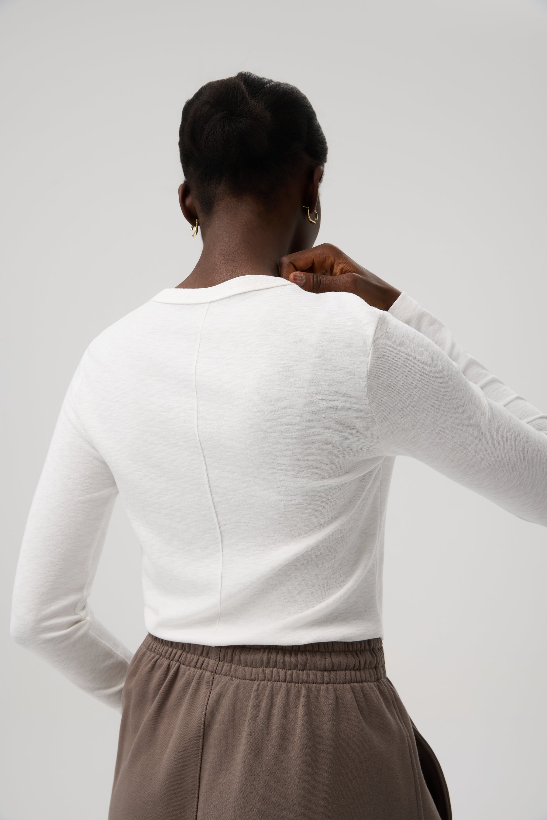 BLUZKA ESSENTIAL LONGSLEEVE