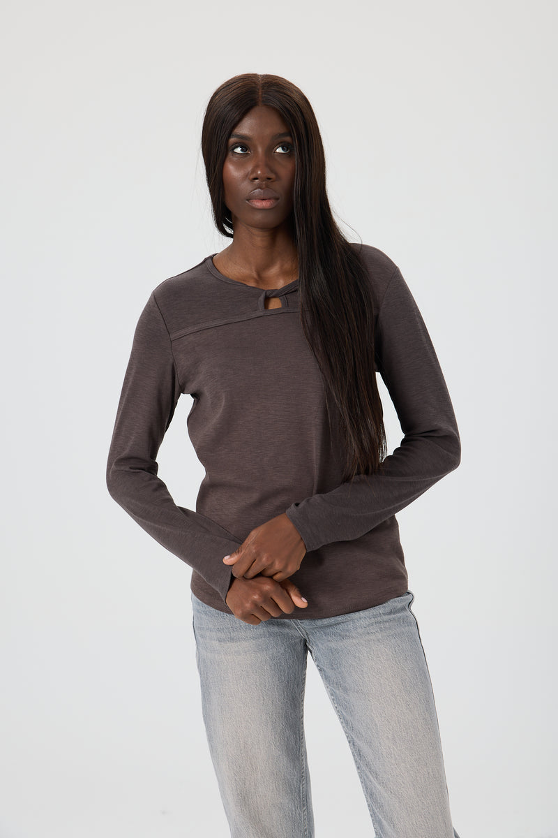 BLUZKA ESSENTIEL TWIST
