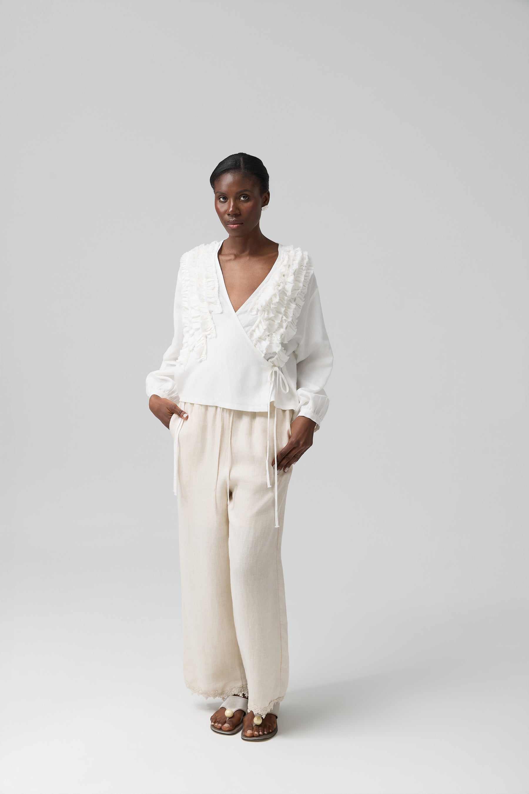 NARZUTKA RUFFLE WRAP WHITE