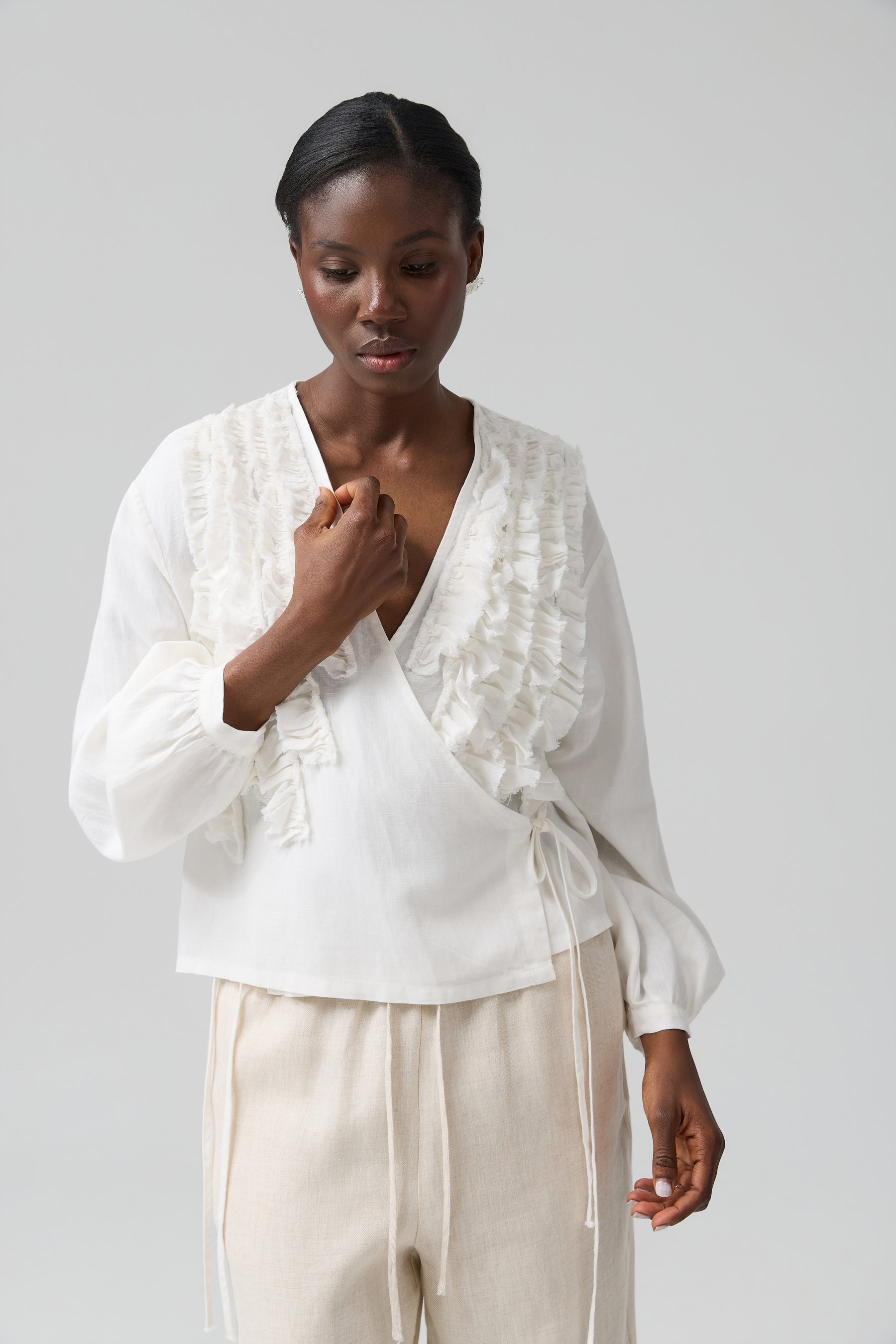 NARZUTKA RUFFLE WRAP WHITE