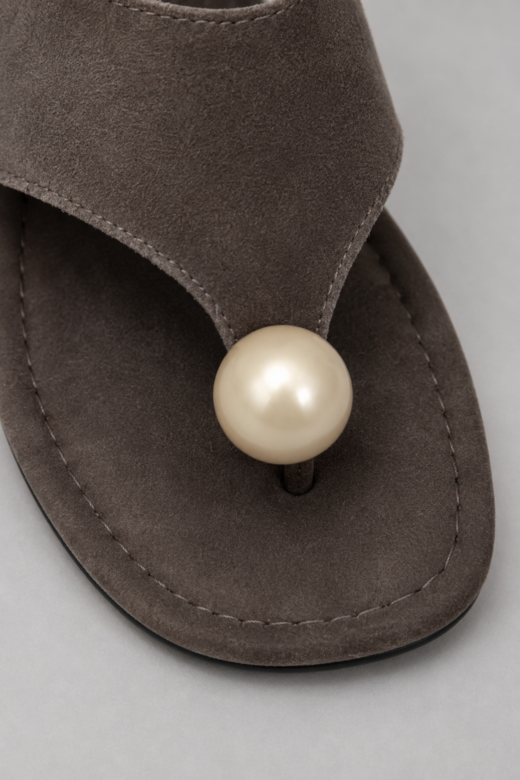 KLAPKI PEARLÉA GREY