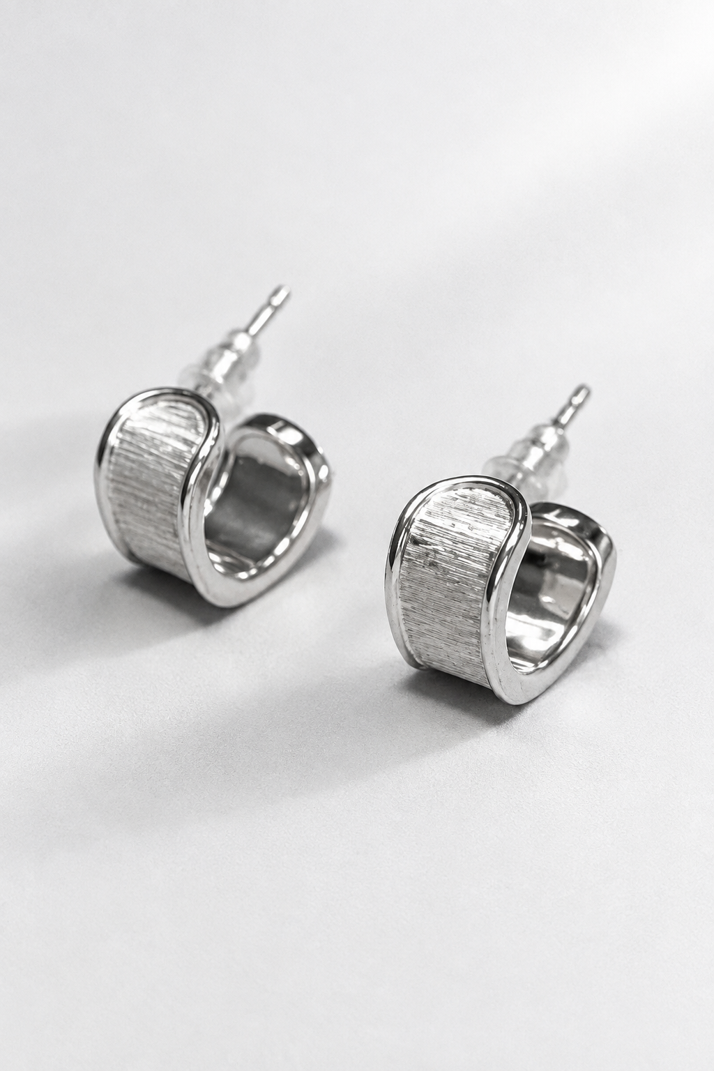 KOLCZYKI ESSENZA SILVER