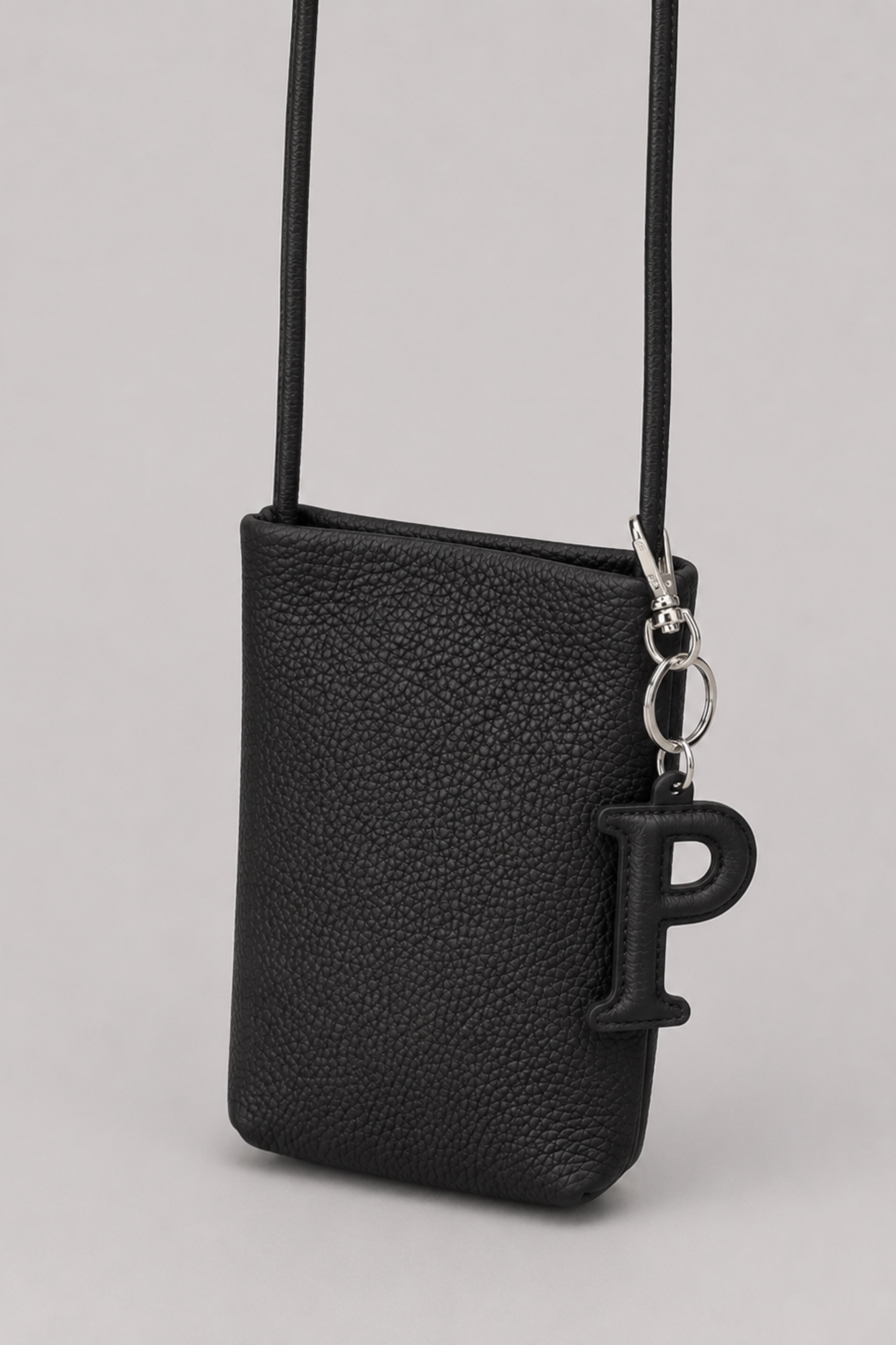 SASZETKA "P" CHARM CASE