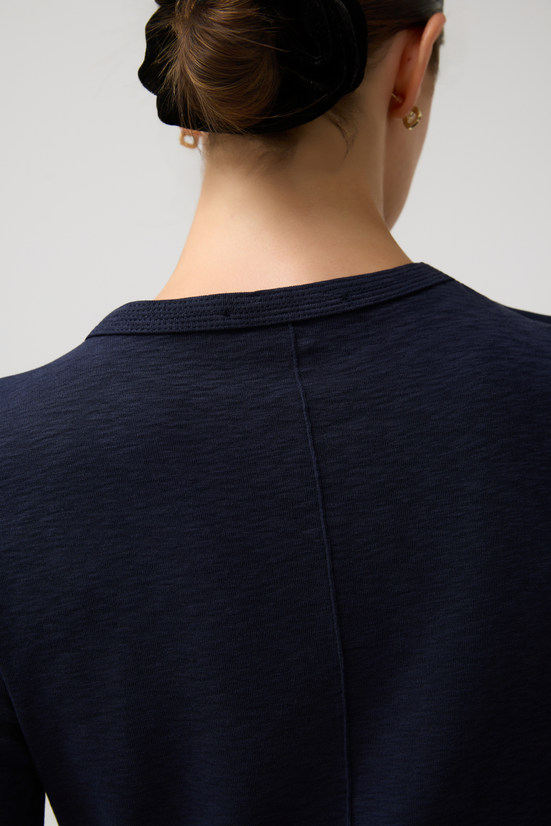 BLUZKA ESSENTIAL LONGSLEEVE