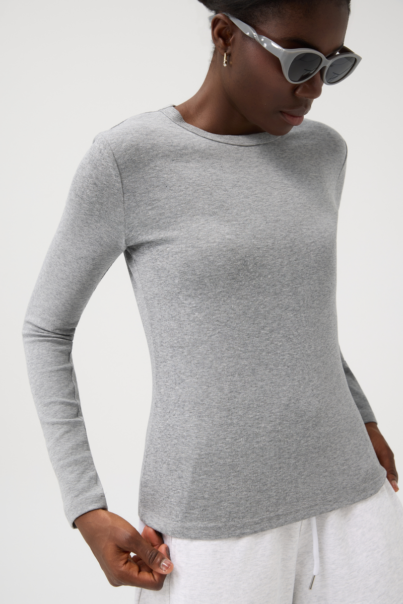 BLUZKA ESSENTIAL LONGSLEEVE