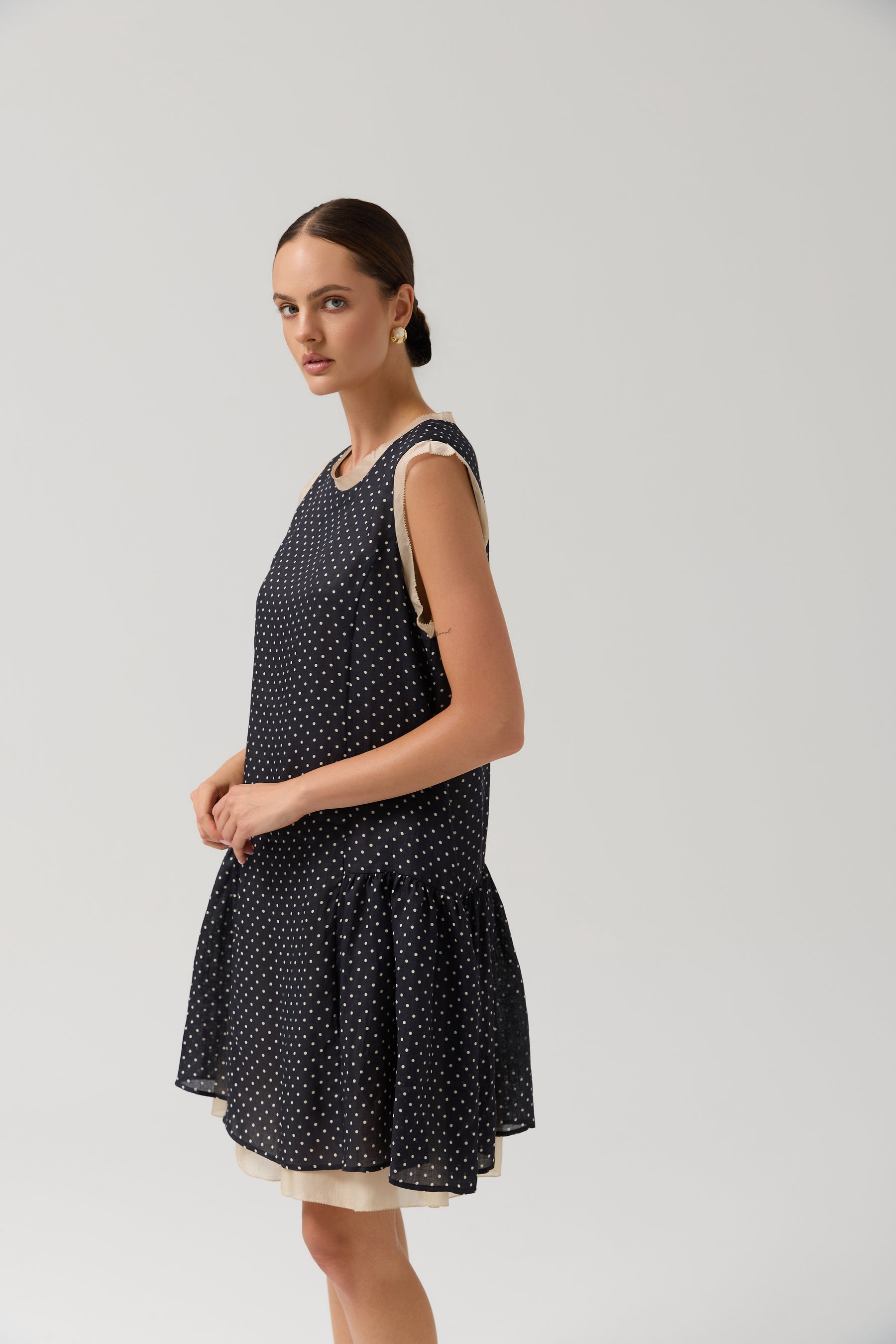 SUKIENKA NAVY DOTS