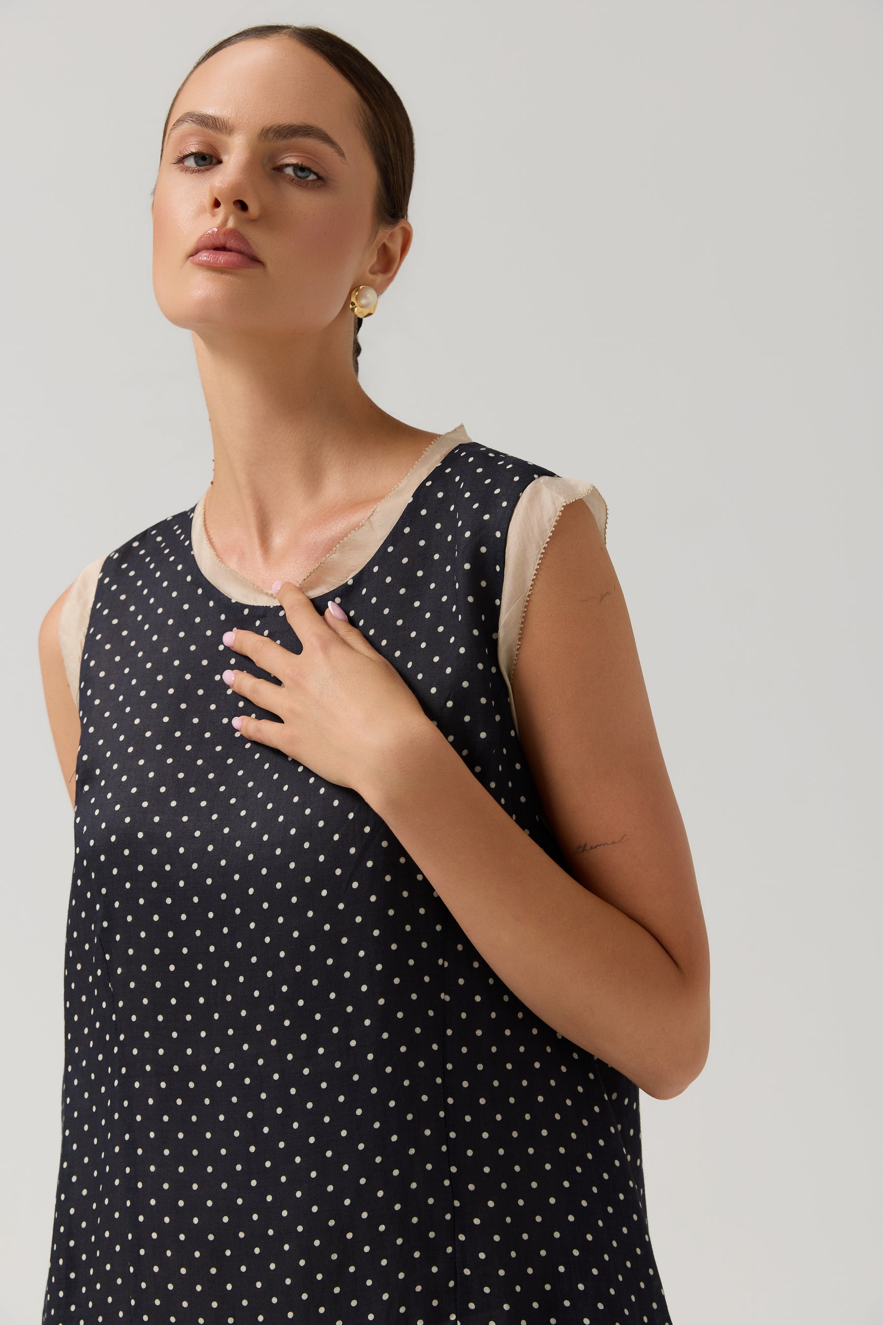 SUKIENKA NAVY DOTS