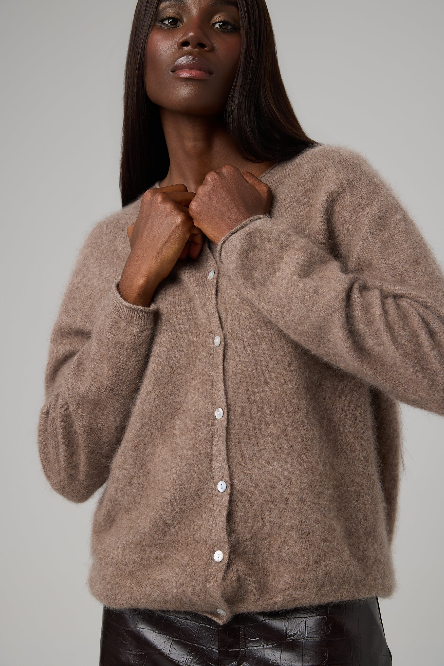 SWETER ESSENTIEL BUTTON